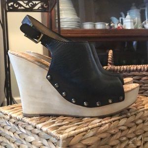 Sam Edelman Camilla wedge-black leather.